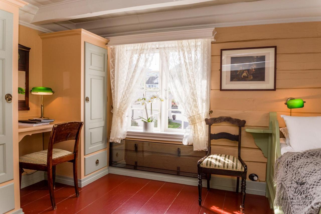 Walaker Hotel Solvorn Exterior photo