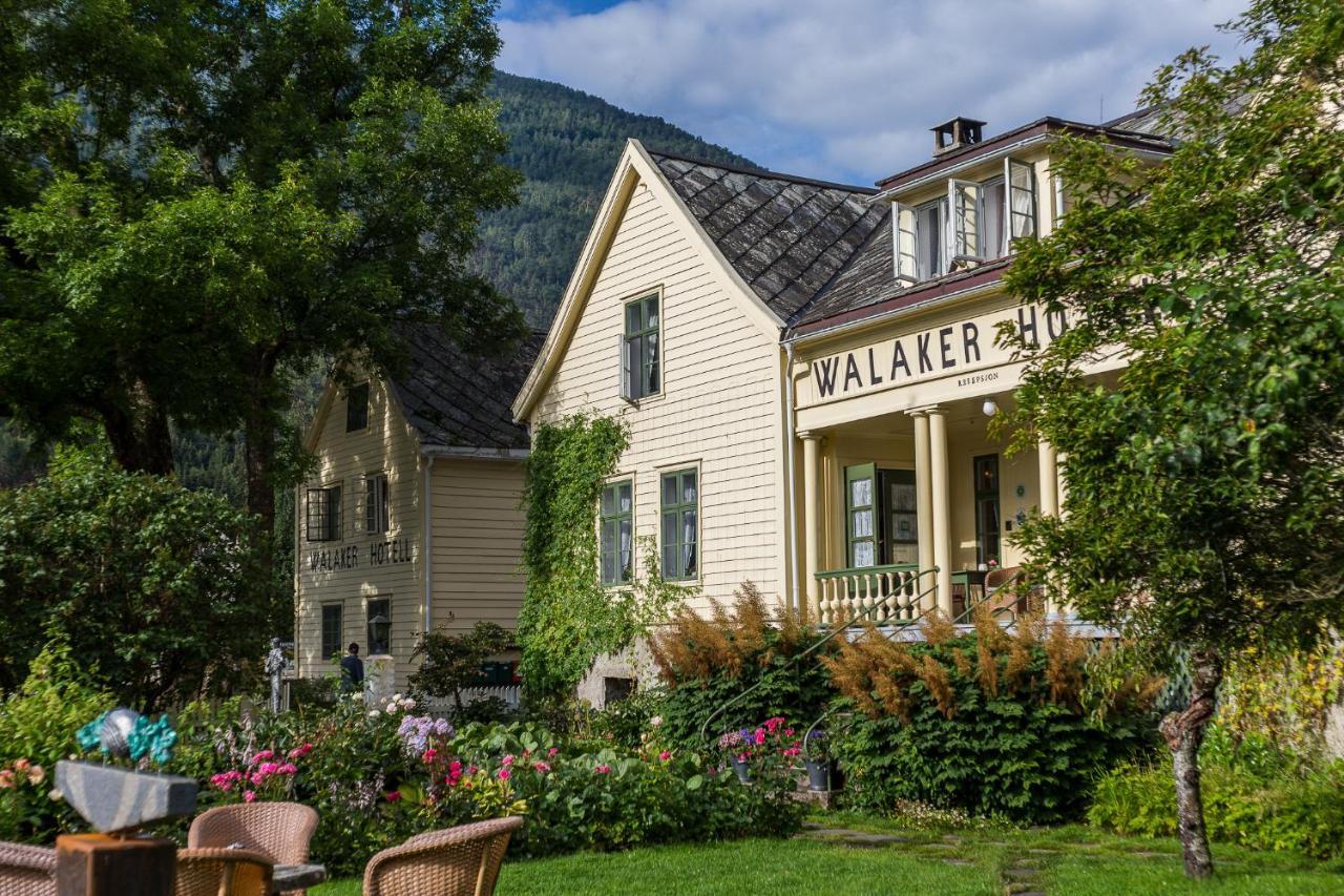 Walaker Hotel Solvorn Exterior photo