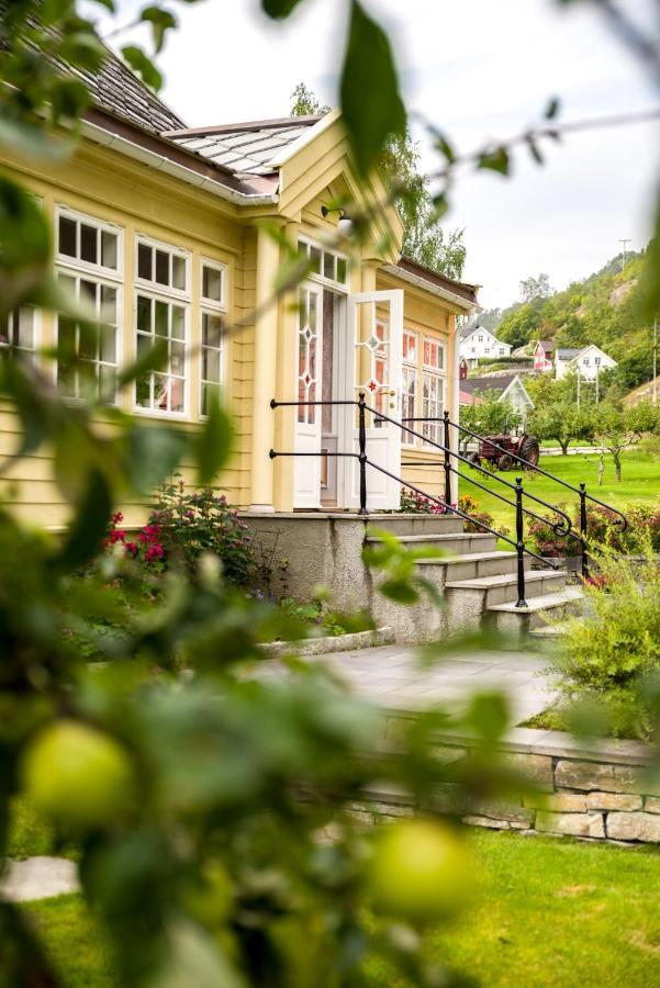 Walaker Hotel Solvorn Exterior photo